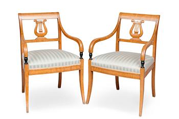 562. A PAIR OF ARMCHAIRS.