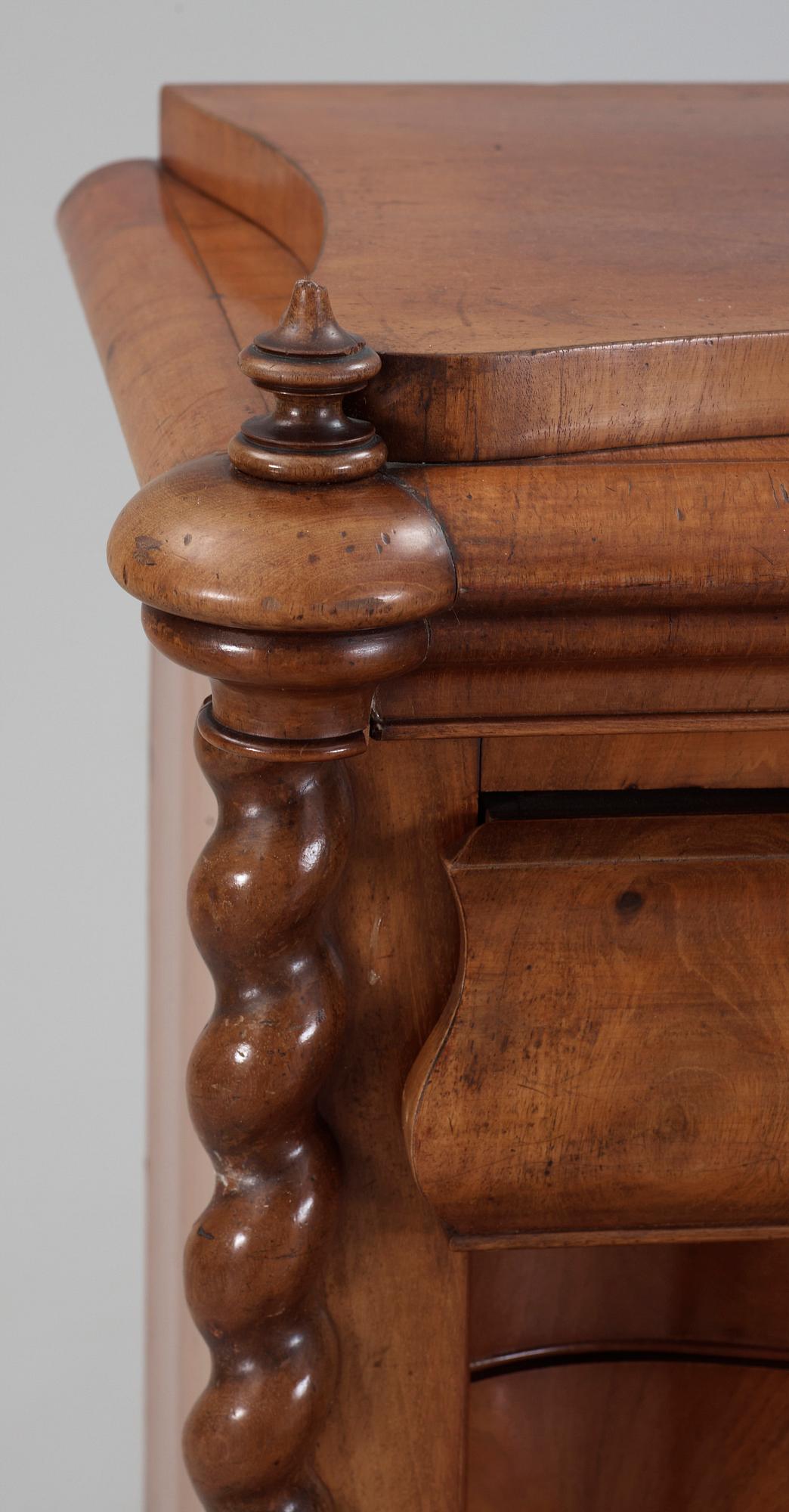 CHIFFONJÉ, nyrenässans, 1800-tal.