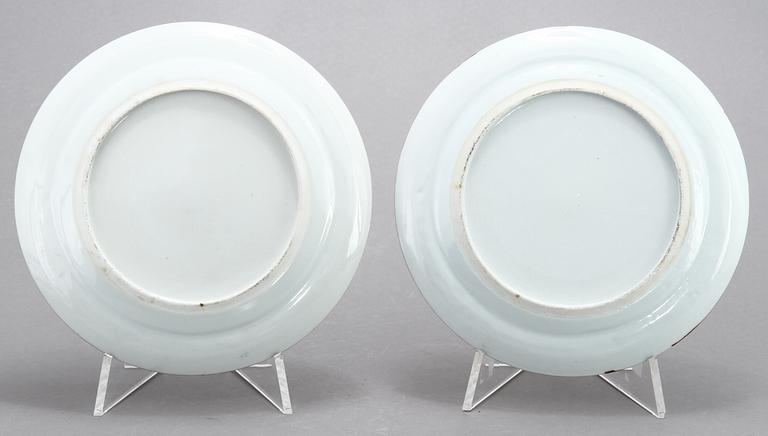 TALLRIKAR, 4 st, Kanton, Kina samt SKÅLFAT, 2 st, Japan, 1800/1900-tal.