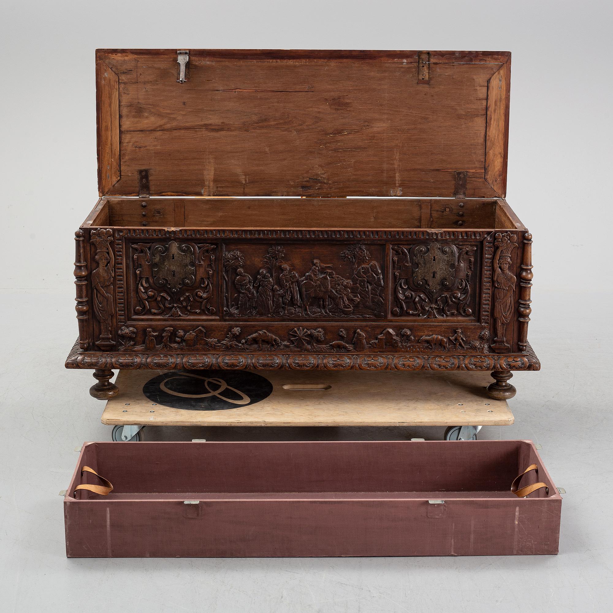 Casonne / Kista, renässansstil, sydeuropa, 1800-tal eller äldre.