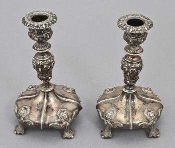 LJUSSTAKAR, ett par, nyrokoko, sent 1800-tal.