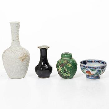 Parti, porslin. Qingdynastin, 17/1800-tal.