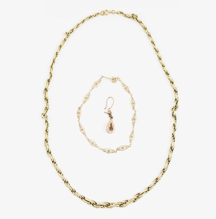 COLLIER, ARMBAND samt ÖRHÄNGE, 1+1+1, 14 K guld. Totalvikt ca 11 gram.
