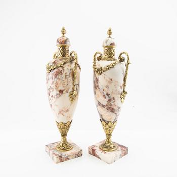 Decorative urns, a pair, Louis XVI style, France, first half of the 20th century.