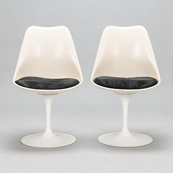 Eero Saarinen, "Tulip", bord och stolar, 6 st, 1970-tal.