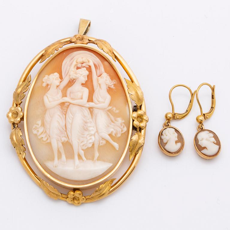 CAMÉ BROSCH och HÄNGE samt ÖRHÄNGEN, 18K guld, snäckcamé, 1926.