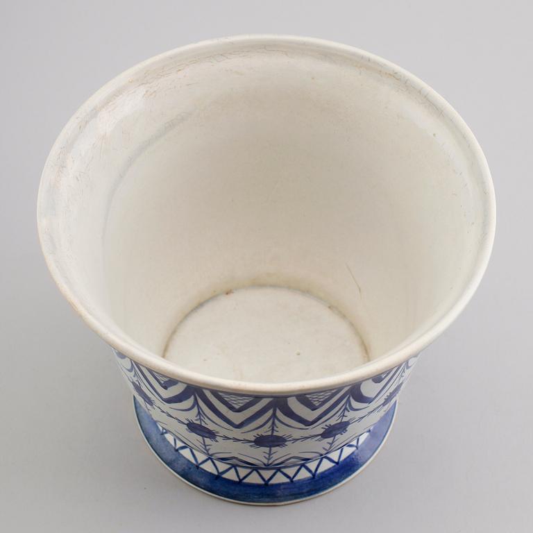 YTTERFODER, keramik, Edward Hald, Rörstrand, 1900-talets första hälft.