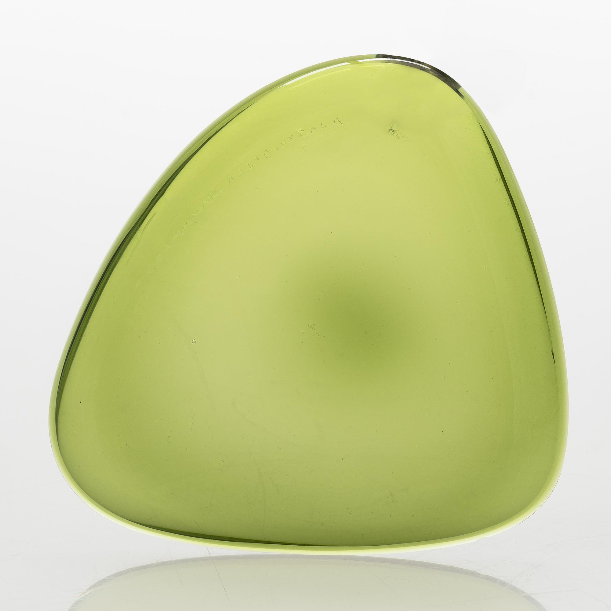 Alvar Aalto, lautanen malli3900-37, signeerattu Alvar Aalto Iittala. 1950-luku.