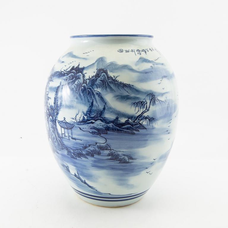 Floor vase Japan 20th century porcelain.