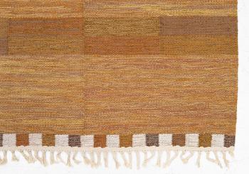 Marianne Richter, matta, ”Muren, brun”, rölakan, ca 262 x 168 cm, signerad AB MMF S MR.