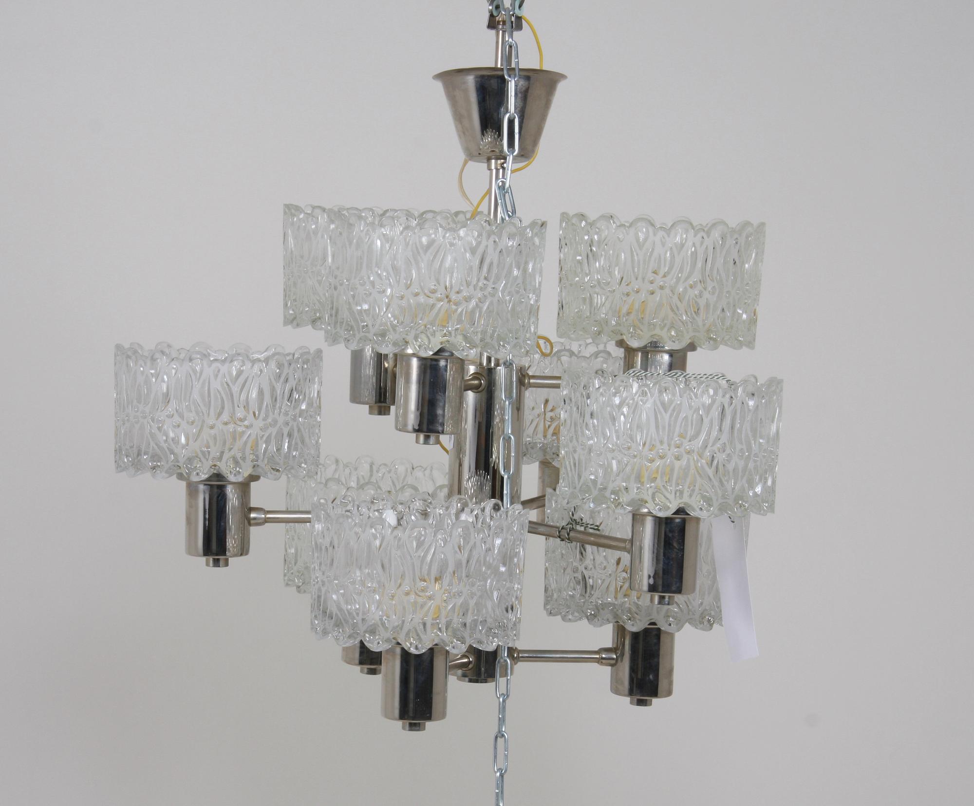 TAKARMATURER, ett par snarlika. H 52.