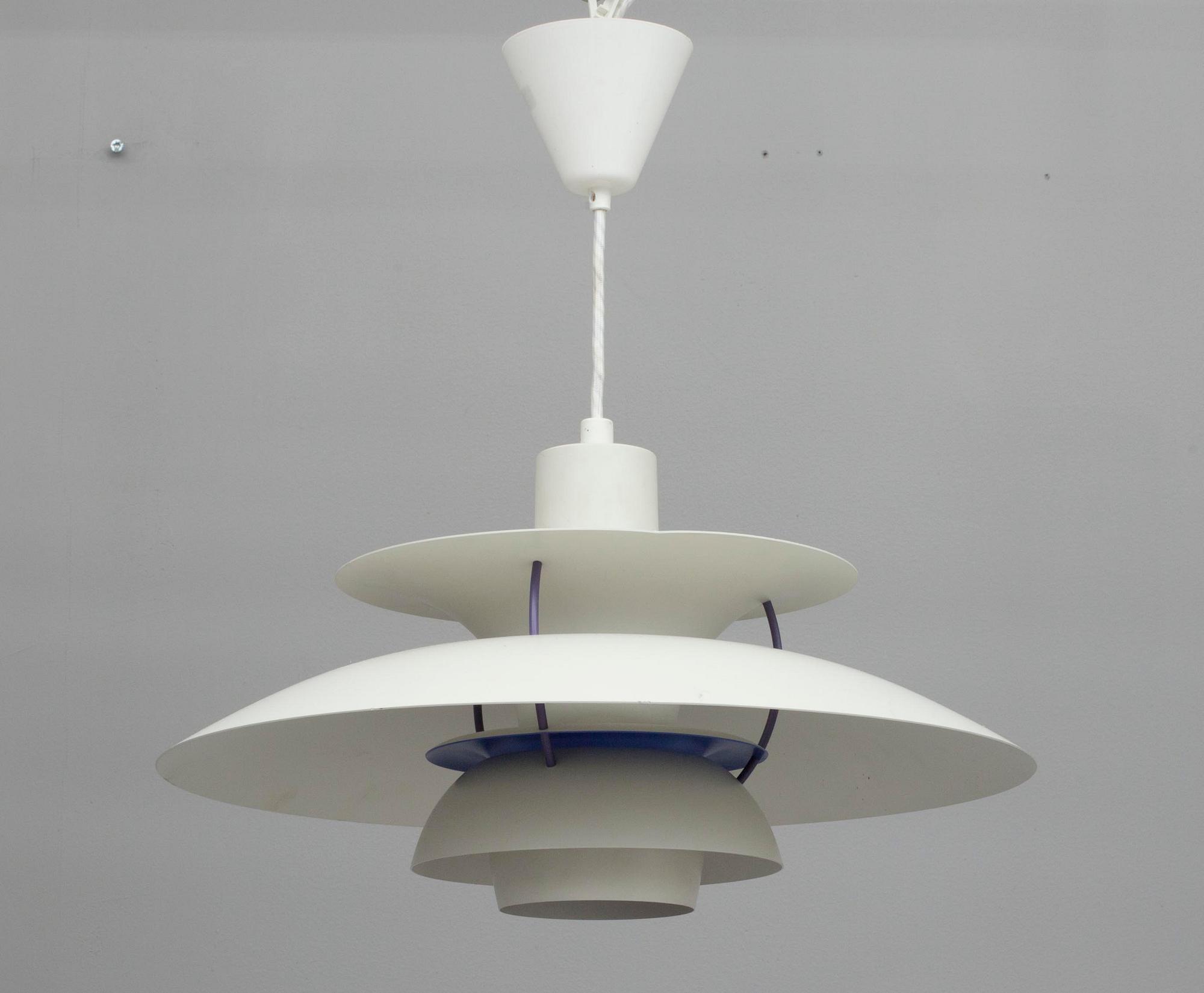 TAKLAMPA, "PH5", Poul Henningsen för Louis Poulsen, Danmark.