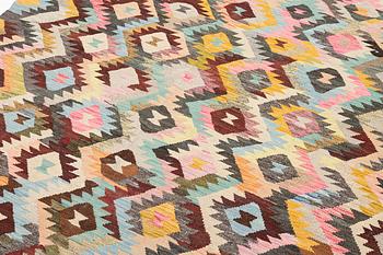 A Kelim carpet, c. 240 x 178 cm.