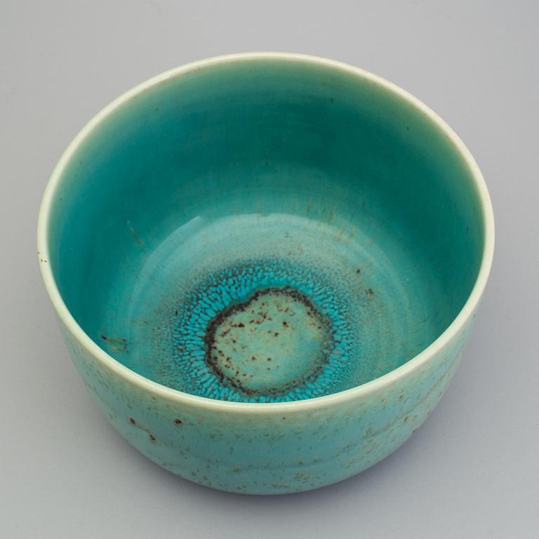 STIG LINDBERG, a stoneware bowl, Gustavsberg 1970s.