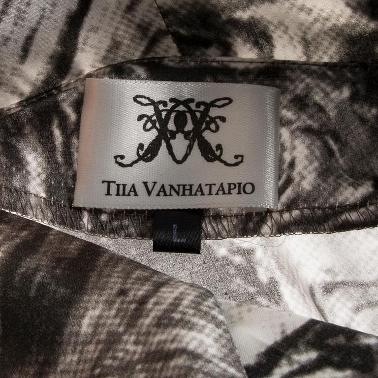 KLÄNNING, Tiia Vanhatapio.