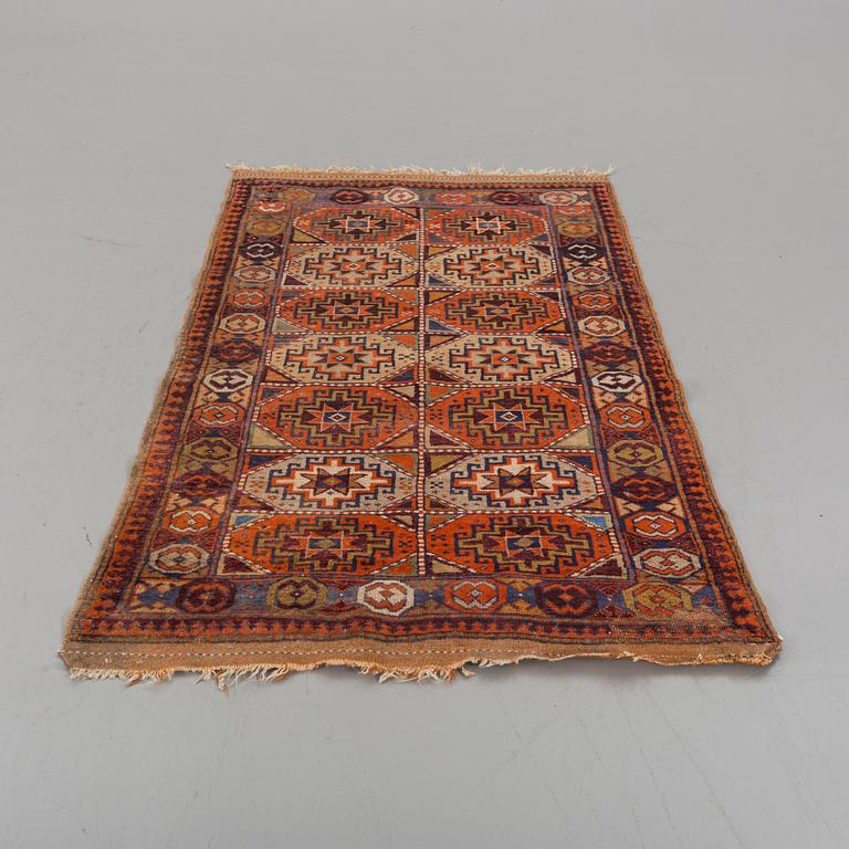 MATTA Kaukasisk semiantik ca 190 x 106 cm.