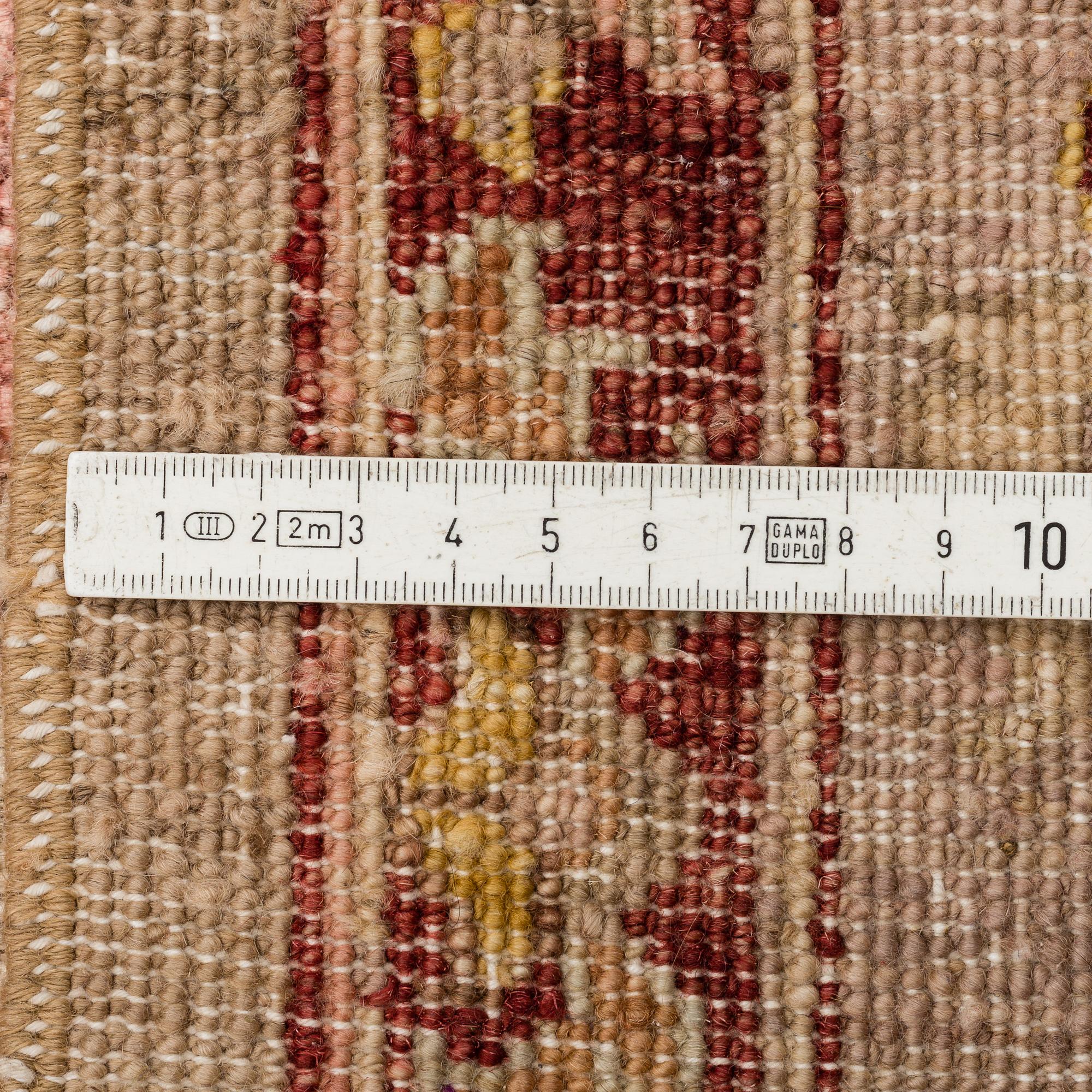 MATTA, Ziegler design, ca 267 x 201 cm.