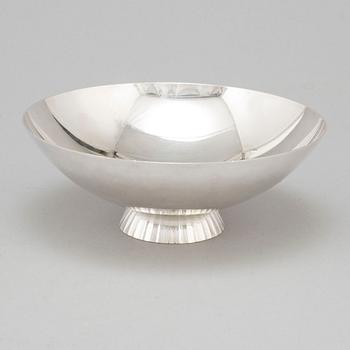 SIGVARD BERNADOTTE, a sterling silver bowl from Georg Jensen & Wendel A/S, Denmark.