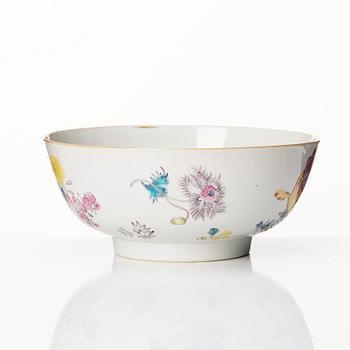 A famille rose punch bowl, Qing dynasty, Qianlong (1736-95).