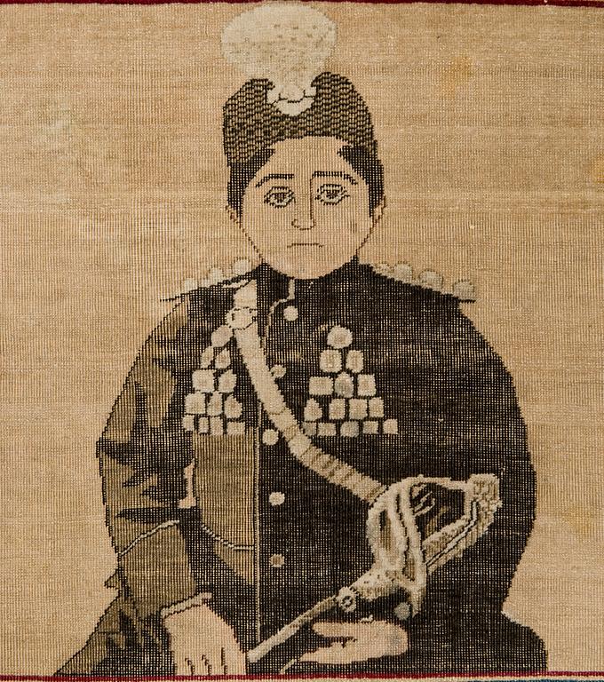 ANTIK KIRMAN LAVER FIGURAL. 62 x 64,5 cm.