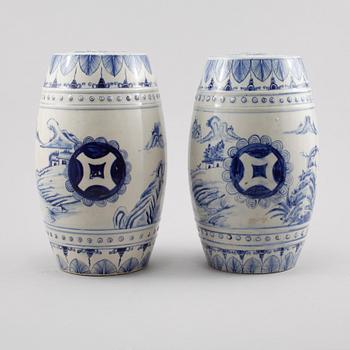 PALLAR, ett par, porslin, Kina, 1900-talets slut/modern tillverkning.