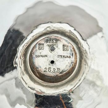 Georg Jensen, skål på fot, sterling silver, modell nr 263B, Köpenhamn 1933-1944.