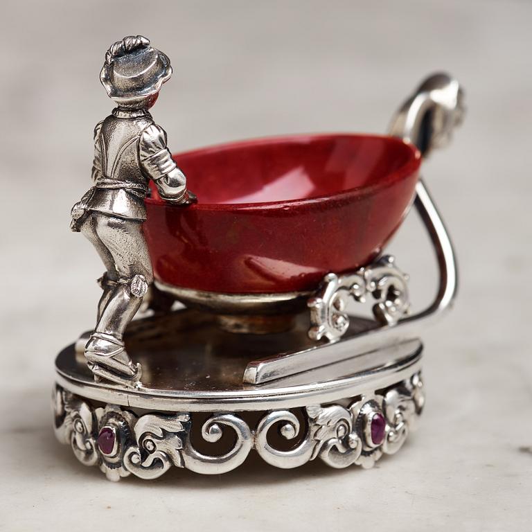 A Fabergé purpurin and silver salt-cellar, workmaster Erik Kollin, St. Petersburg before 1896. Scratched inventory no.