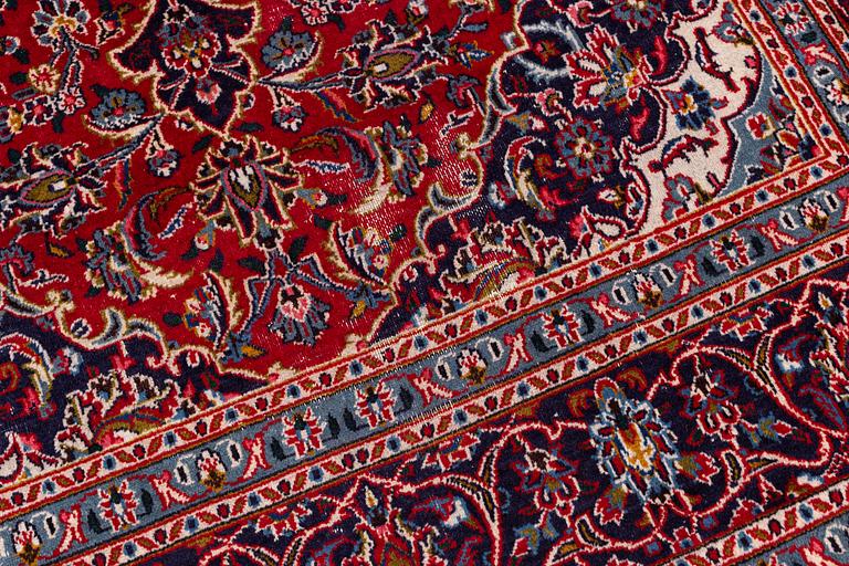 An Ardekan carpet, ca 300 x 190 cm.