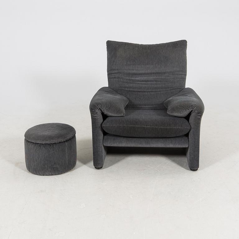 Vico Magistretti armchair with footstool "Maralunga" for Cassina Italy late 20th century.
