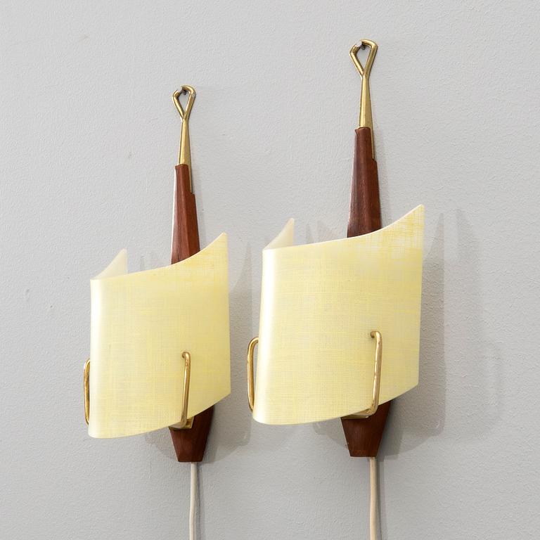 Wall sconces, a pair from the mid-20th century.