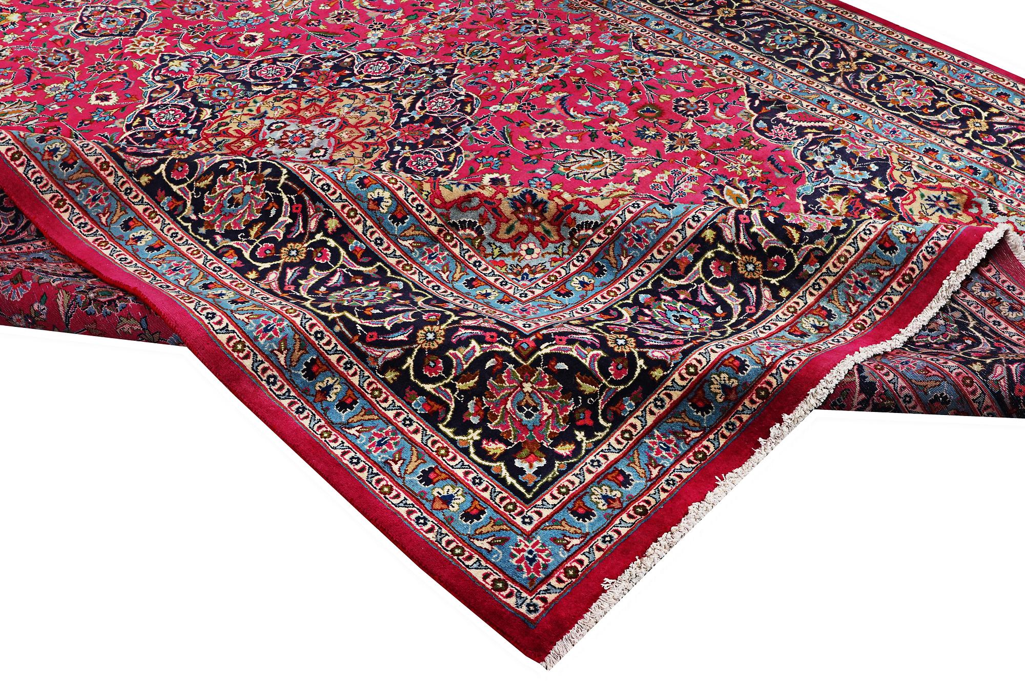 A carpet, Kashan, ca 390 x 300 cm.