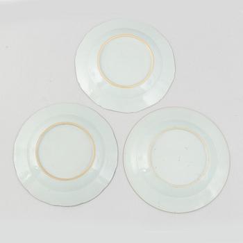 A set of seven Chinese export porcelain plats, Qing Dynasty, Qianlong (1736-95).