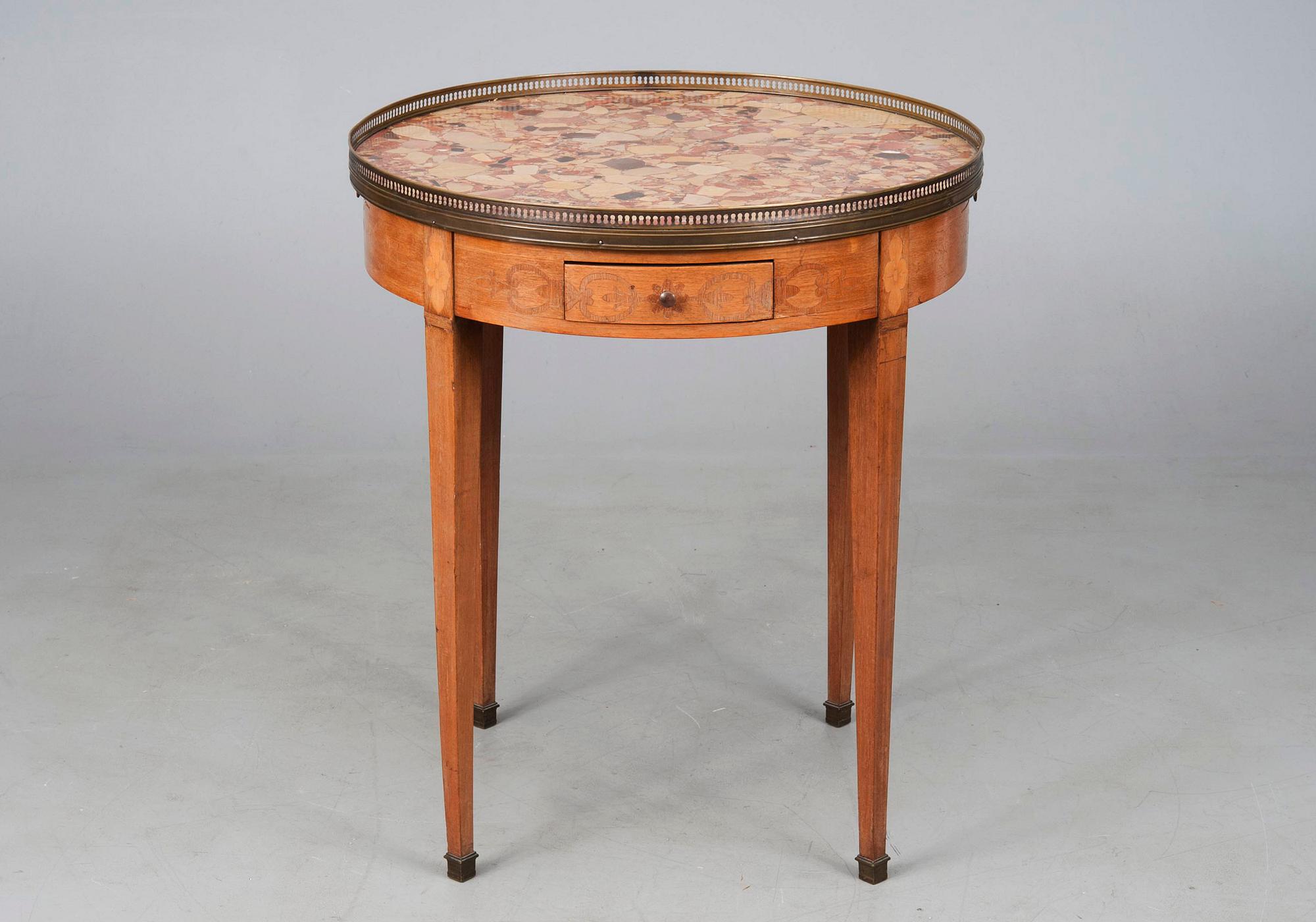 BORD, gustaviansk stil, 1900-talets början.
