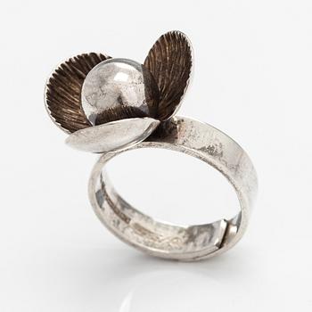 Elis Kauppi, A sterling silver ring. Kupittaan kulta, Turku 1970.