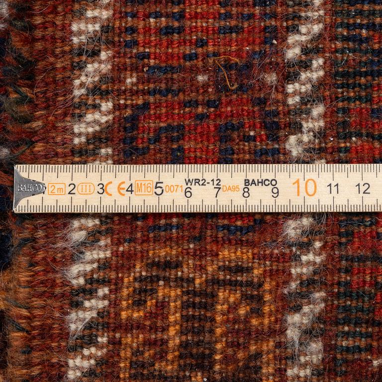 Carpet, approx. 315 x 210 cm.