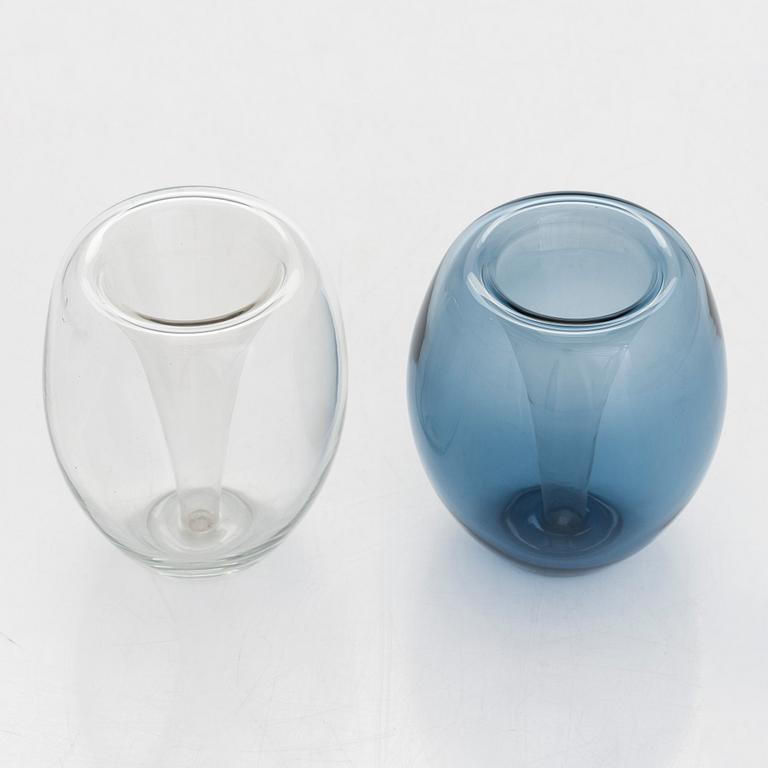 Saara Hopea, two vases, model SH 137 "Taifun", signed Nuurajärvi Notsjö -58 and -61.