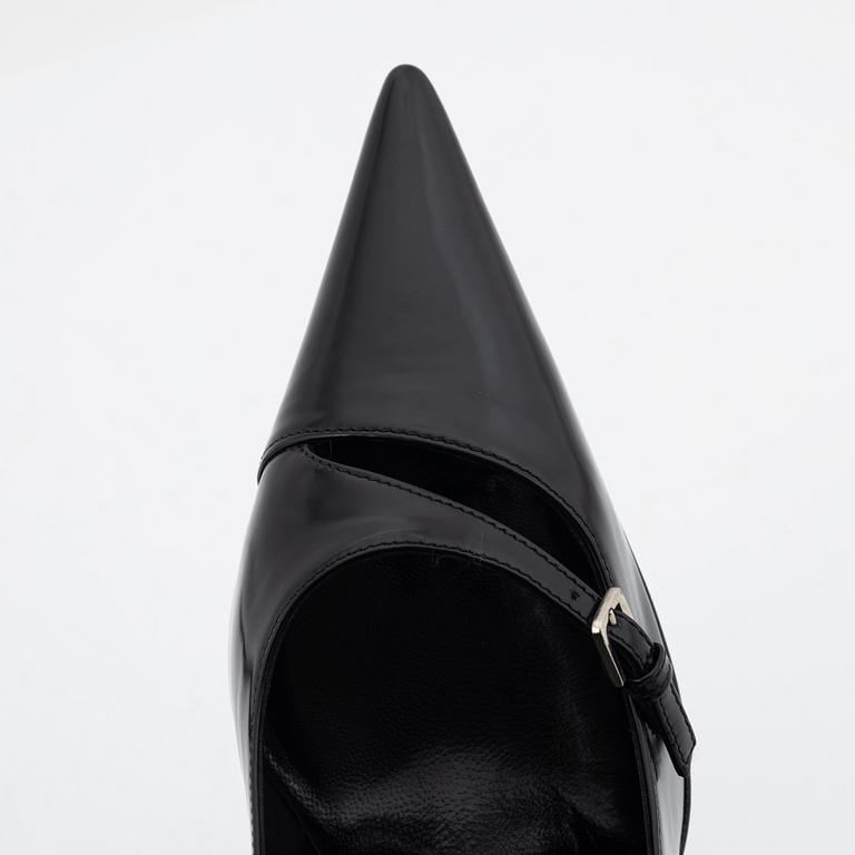 Sergio Rossi, a pair of black leather pumps, size 36.