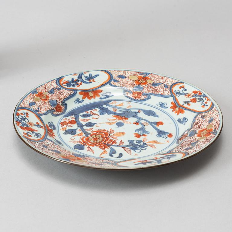 A group of four porcelain objects, Ming and Qing dynasty.