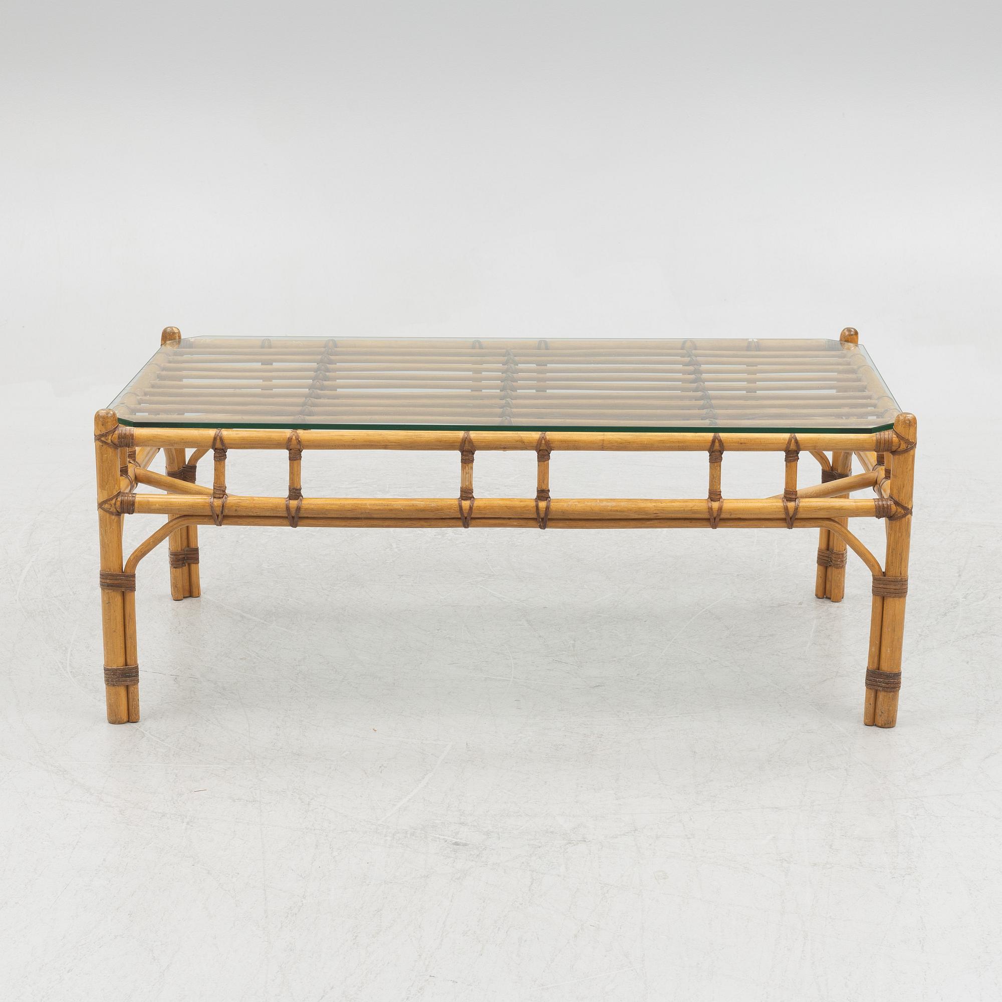 Soffbord, samt fåtöljer, ett par, Sverige, 1900-talets andra hälft.