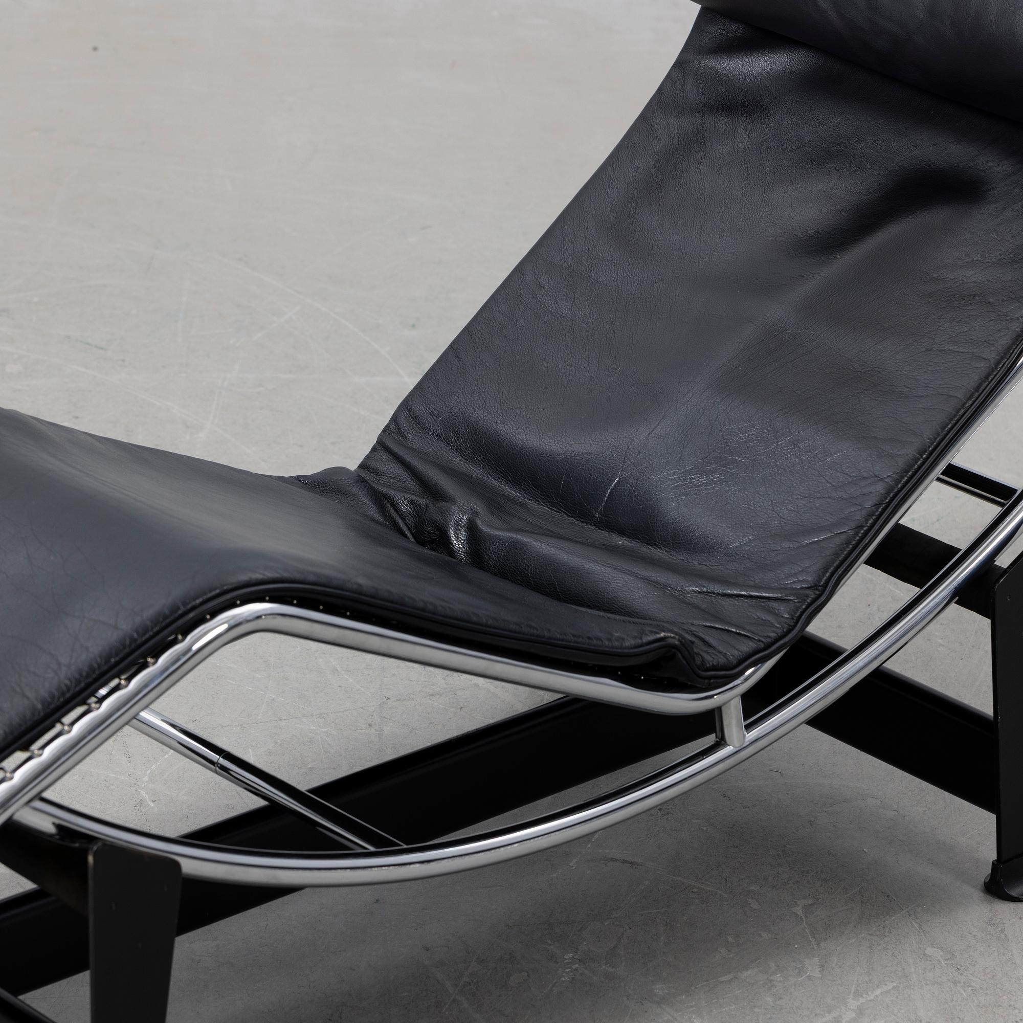 Charlotte Perriand, & Le Corbusier, vilstol, "LC4", Cassina, Italien.