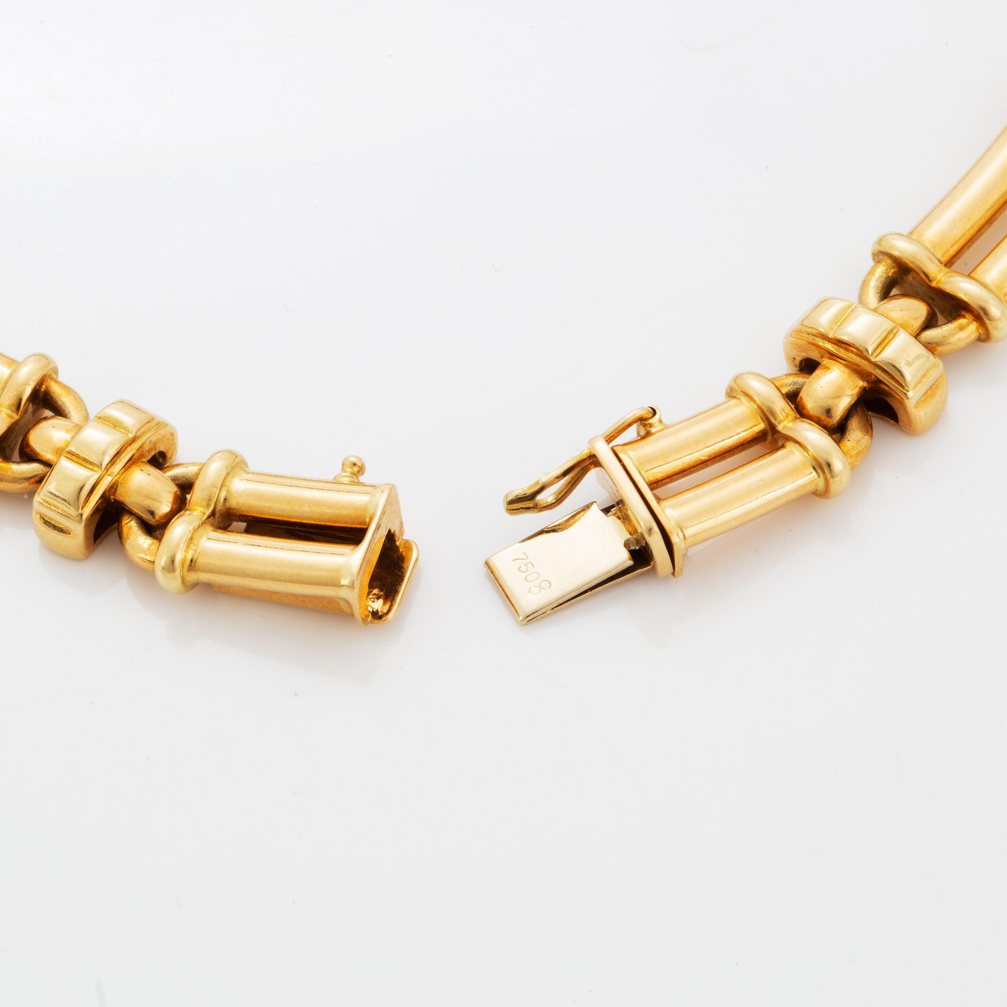 Collier, 18K guld med briljantslipade diamanter och safirer.