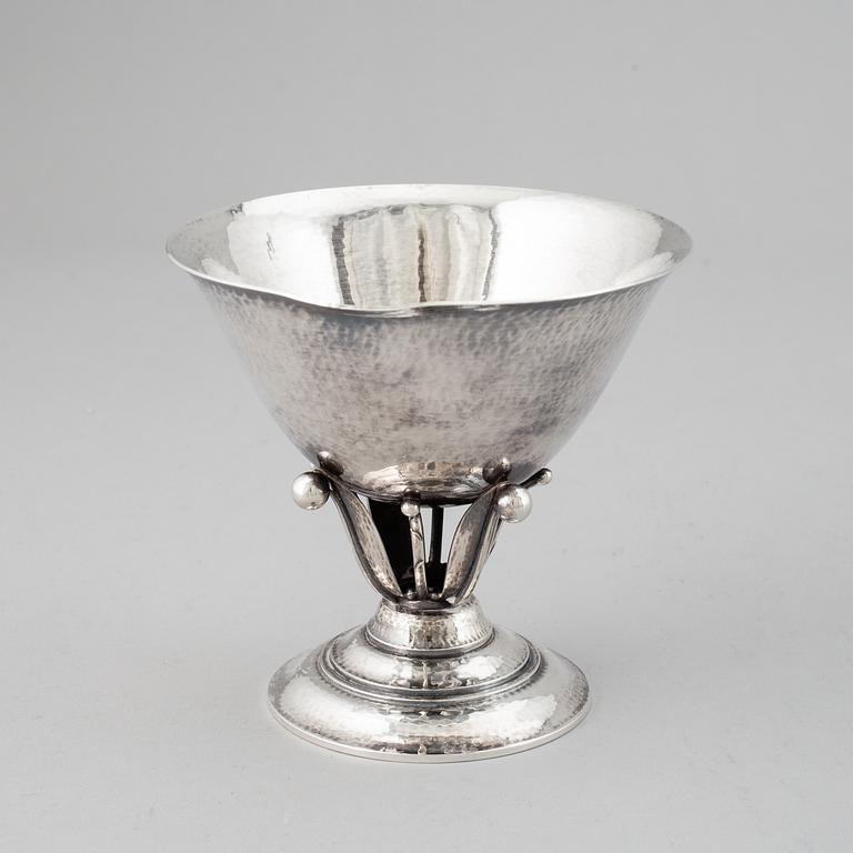 JOHAN ROHDE, a model 17A sterling silver bowl, Georg Jensen, Denmark.