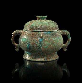 An archaic bronze food vessel, gui, presumably Shang Dynasty (c. 1600-1040 BC)/early Zhou Dynasty (1040-256 BC).