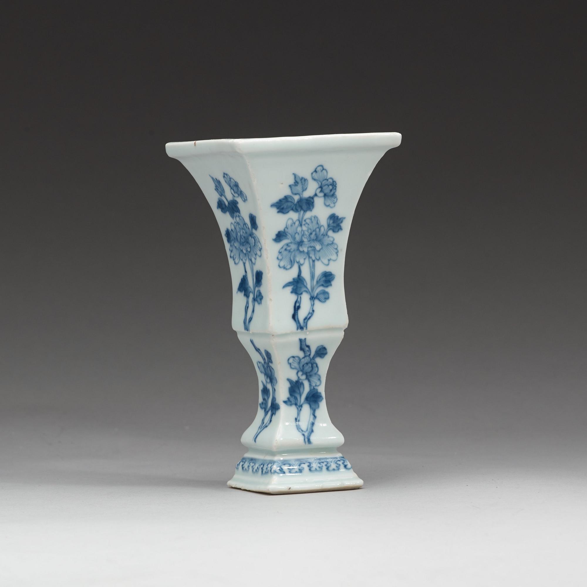 VAS, porslin. Qingdynastin, Qianlong (1736-95).