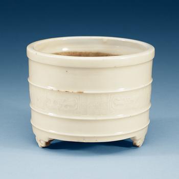 A blanc de chine censer, Qing dynasty, Kangxi (1662-1722).