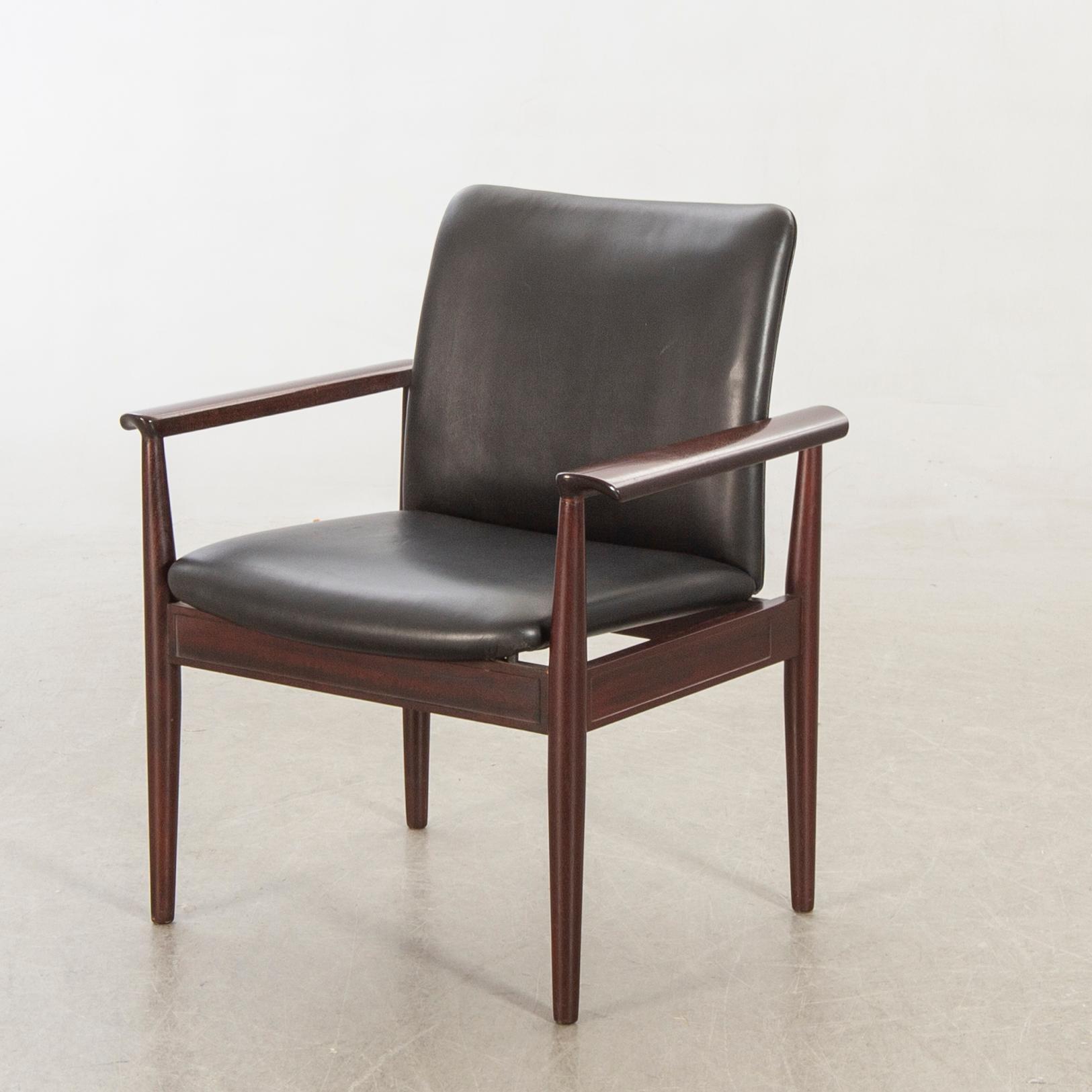 Finn Juhl, karmstol "Diplomat", France & Son, Danmark. Formgiven 1961.