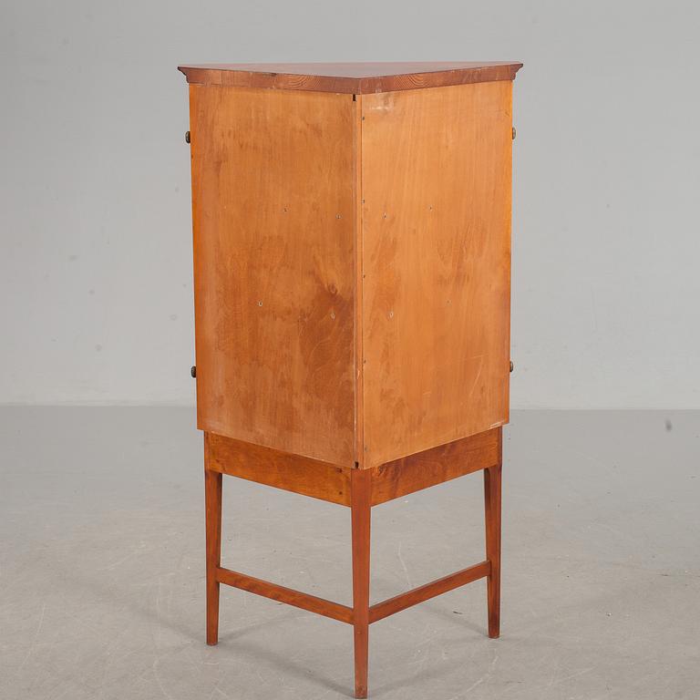 BARSKÅP, AB stilmöbler, Linköping. 1900-talets mitt.