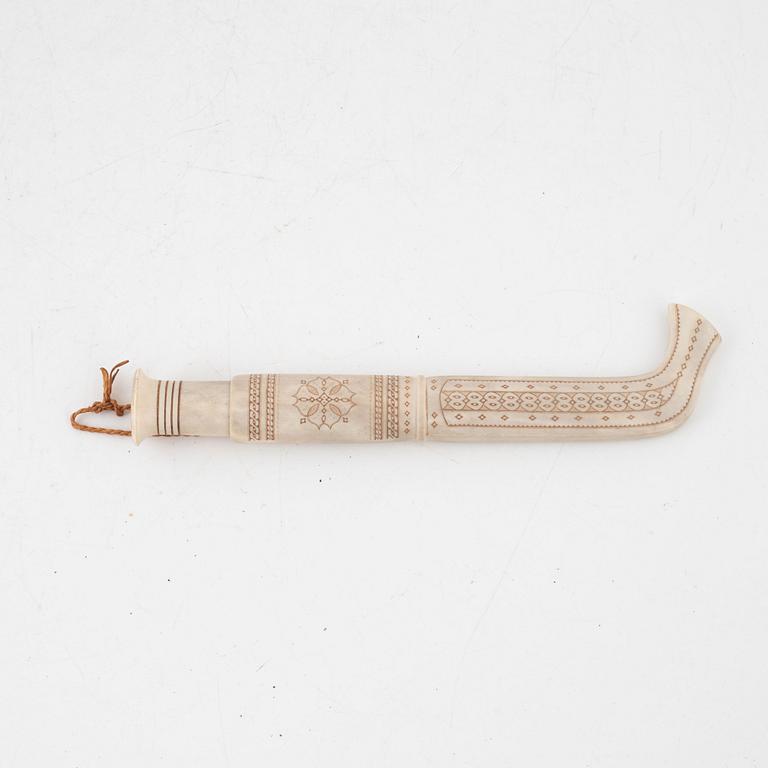 Thore Sunna, a reindeer horn knife, signed.