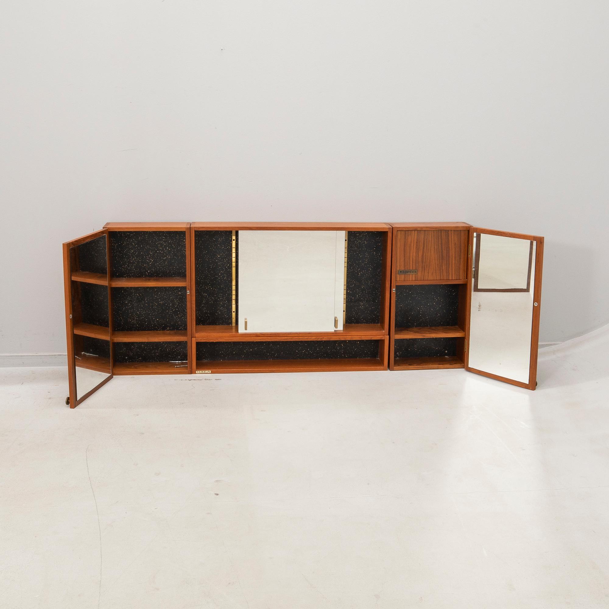 Bathroom cabinet 4 dlr Hafa 1970s.