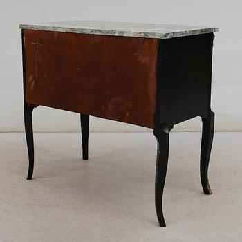 BYRÅ, gustaviansk stil, 1900-talets andra hälft.